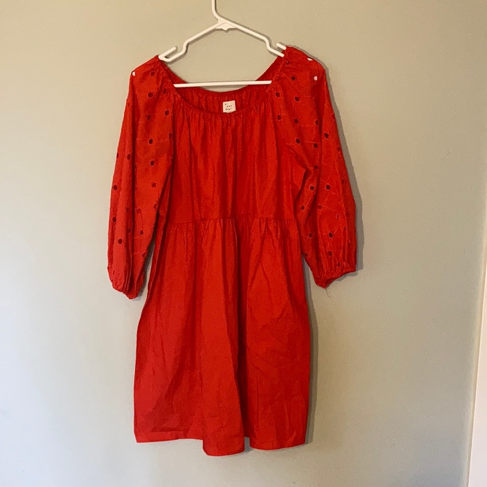 Coral dress with detail balloon sleeves